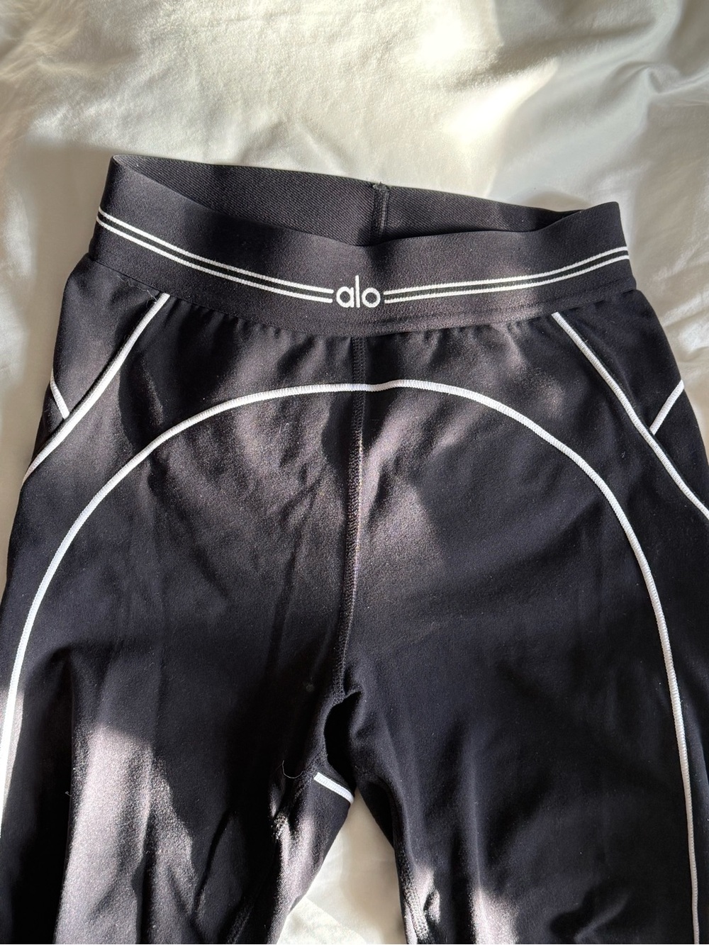 ALO Yoga Women's Waist Leggings and Bras - Picture 6 of 6